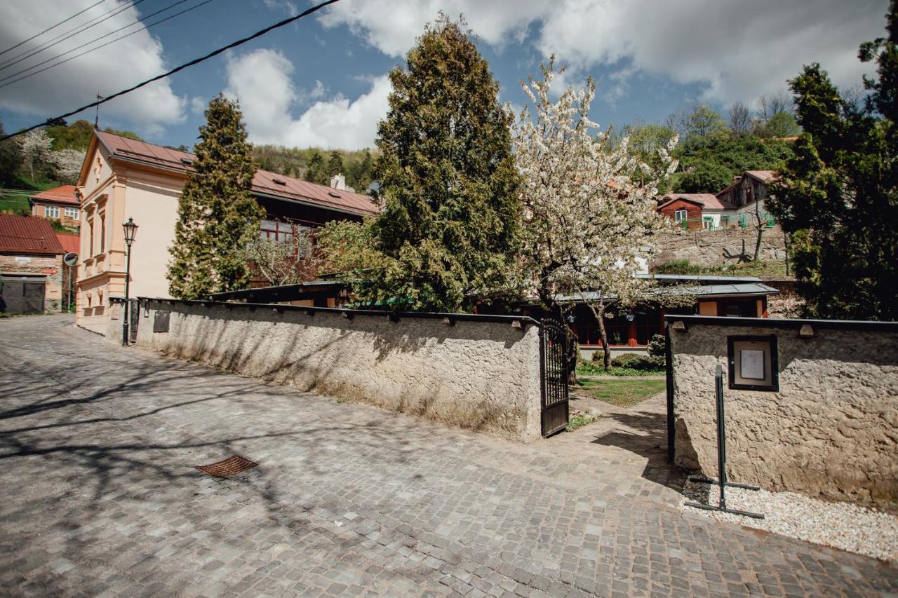 Botanicky Dvor Aparthotel Banska Stiavnica Exterior photo